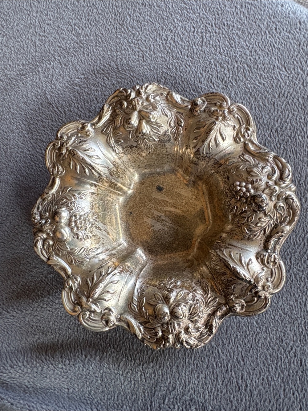 Reed & Barton Sterling Silver Ornate Nut Dish 51 grams